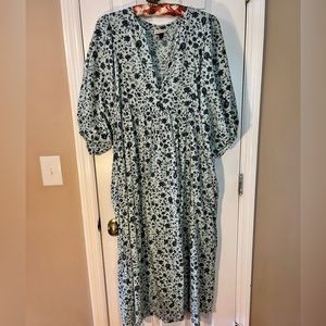 Floral gathering dress 🫐